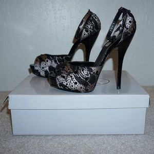Steve Madden Ankle Strap Lace Black Heels Size 8